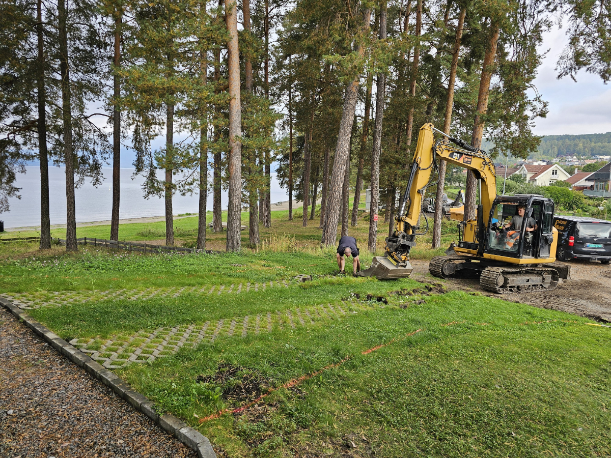 The wheel tracks are being removed.
