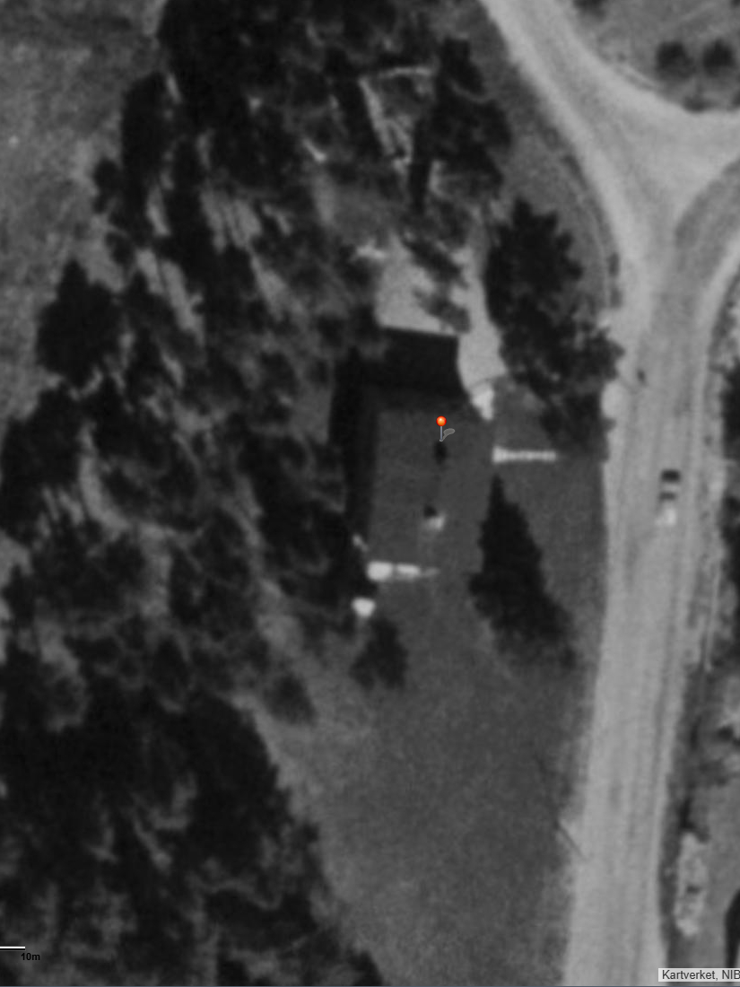 Flyfoto fra 1968 med oversikt over adkomsten til eiendommen.